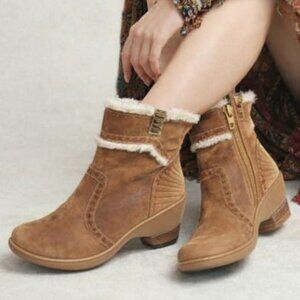 Jambu Valencia Tribal Embossed Suede Sport Wedge Boots Size 11